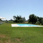 Σπίτι διακοπών Romantic With Pool